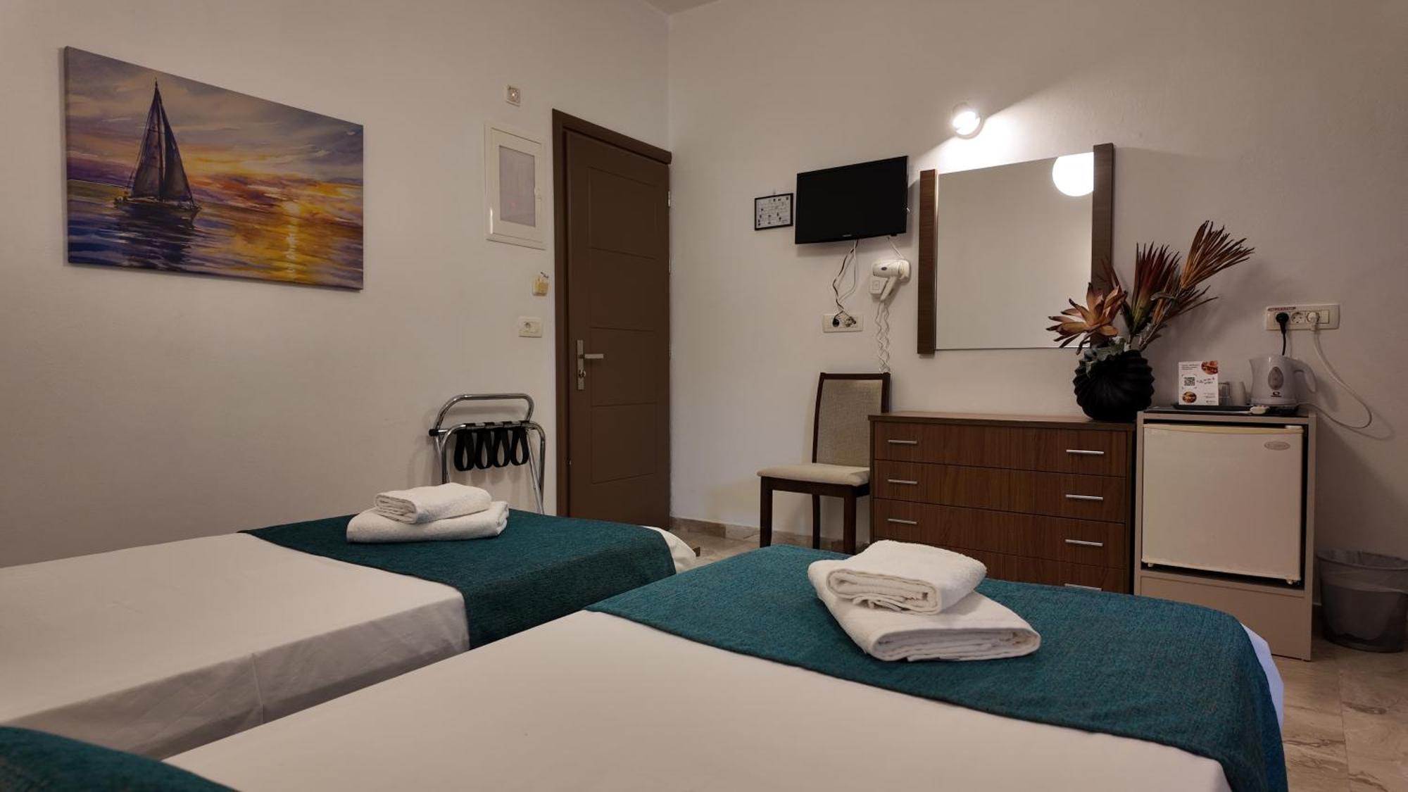 Hotel Marybill Perissa  Ngoại thất bức ảnh